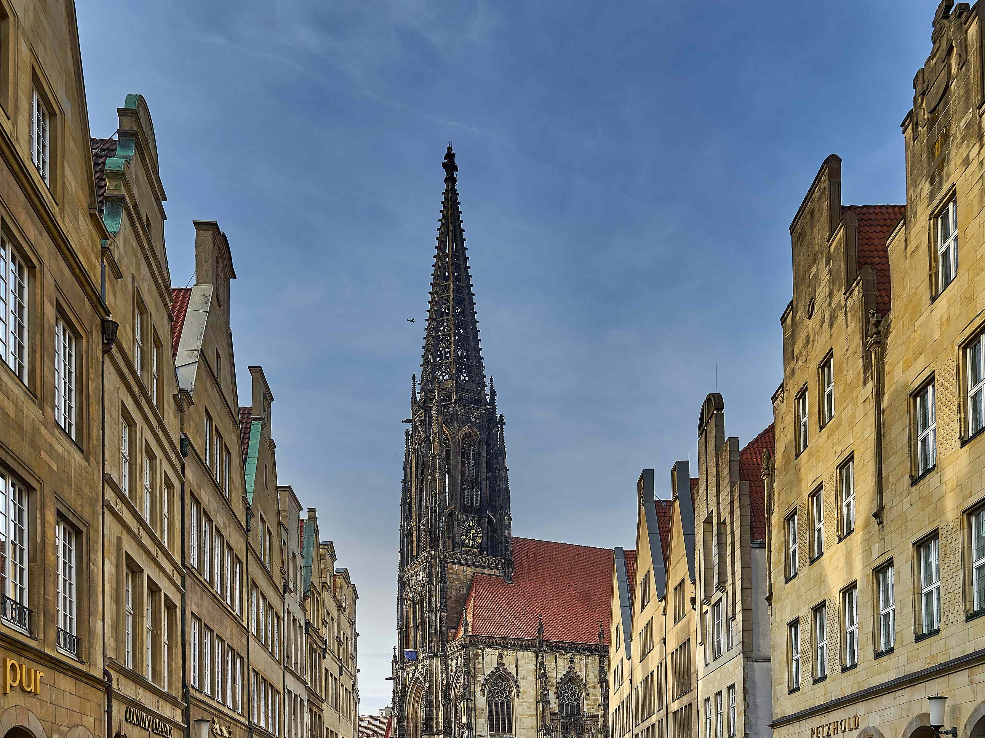 Prinzipalmarkt mit Lambertikirche in Münster